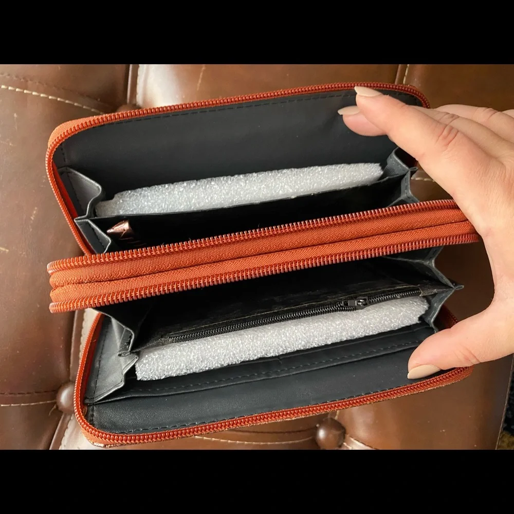 Wallet - Picture 3 of 5